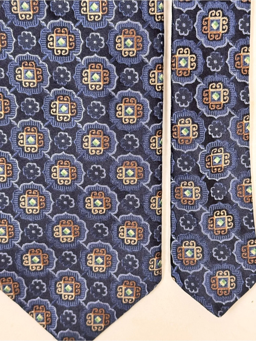 John W. Nordstrom Men’s Necktie Navy Jacquard Silk Tie Gold & Light Blue Motifs